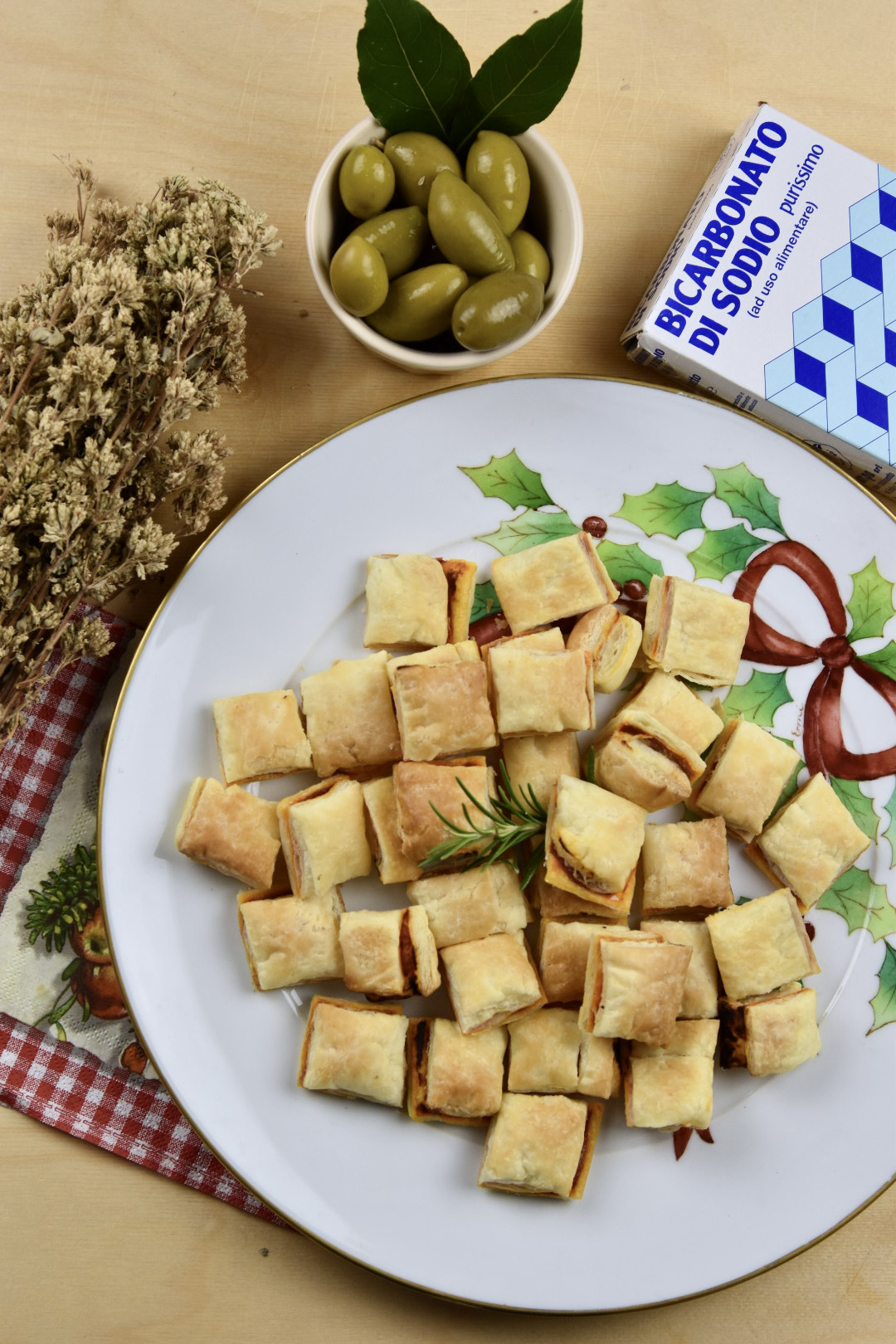 salatini su piatto natalizio