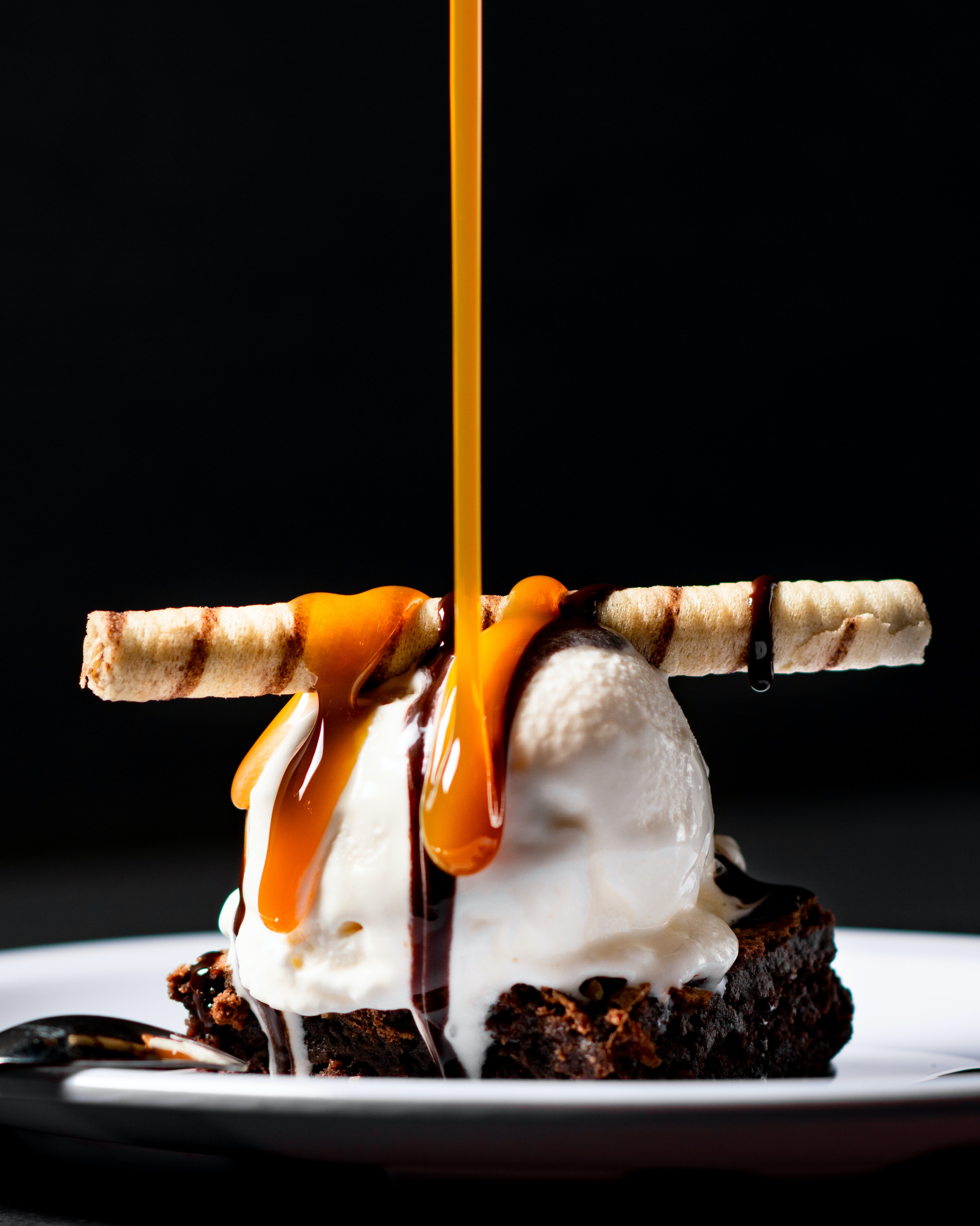 Helado de fiordilatte cubierto de caramelo